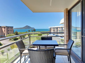 12 'Commodore', 6 Intrepid Close - beautiful water views